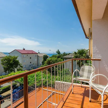Apartment Komfortables Nur 200 Meter Zum Mit 2 Balkone, Meerblick, Grill Crikvenica