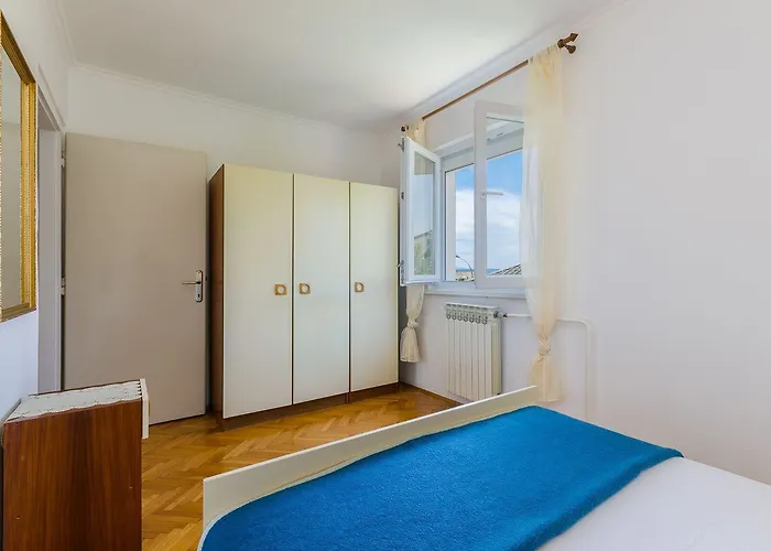 Komfortables Nur 200 Meter Zum Mit 2 Balkone, Meerblick, Grill Apartamento Crikvenica