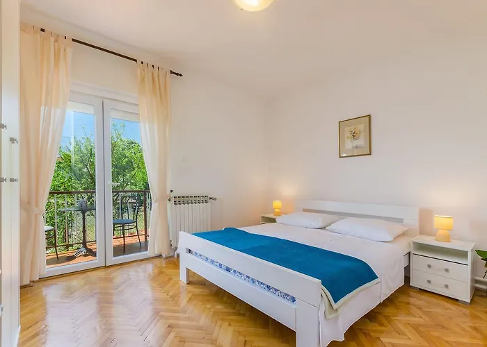 Komfortables Nur 200 Meter Zum Mit 2 Balkone, Meerblick, Grill * Crikvenica