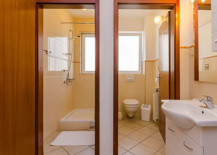 Komfortables Nur 200 Meter Zum Mit 2 Balkone, Meerblick, Grill * Crikvenica