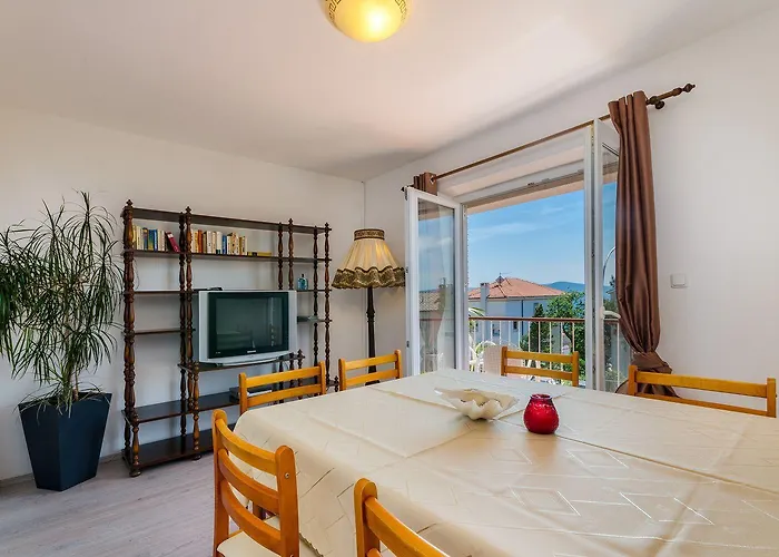 Apartamento Komfortables Nur 200 Meter Zum Mit 2 Balkone, Meerblick, Grill