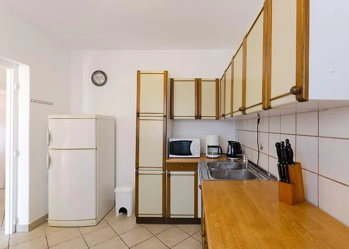 Komfortables Nur 200 Meter Zum Mit 2 Balkone, Meerblick, Grill