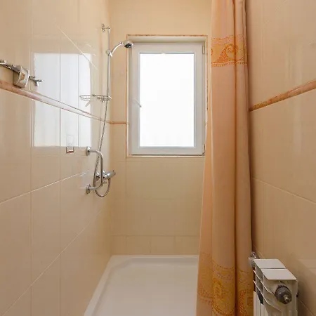 Komfortables Nur 200 Meter Zum Mit 2 Balkone, Meerblick, Grill Crikvenica