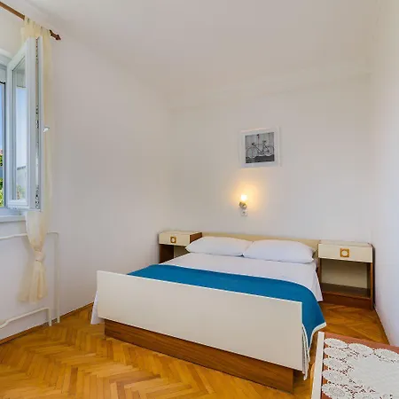 Komfortables Nur 200 Meter Zum Mit 2 Balkone, Meerblick, Grill Crikvenica