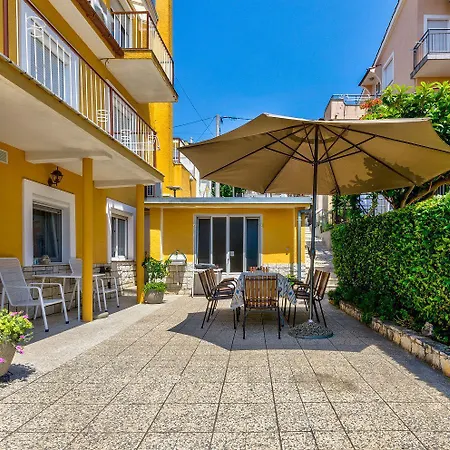 Komfortables Nur 200 Meter Zum Mit 2 Balkone, Meerblick, Grill Lejlighed Crikvenica