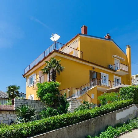 Komfortables Nur 200 Meter Zum Mit 2 Balkone, Meerblick, Grill Appartamento Crikvenica