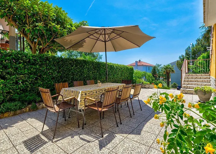 Appartamento Komfortables Nur 200 Meter Zum Mit 2 Balkone, Meerblick, Grill
