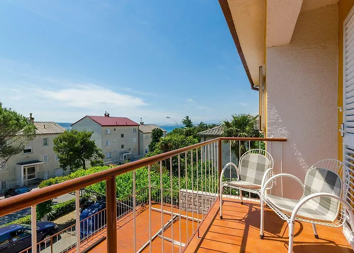Appartamento Komfortables Nur 200 Meter Zum Mit 2 Balkone, Meerblick, Grill Crikvenica
