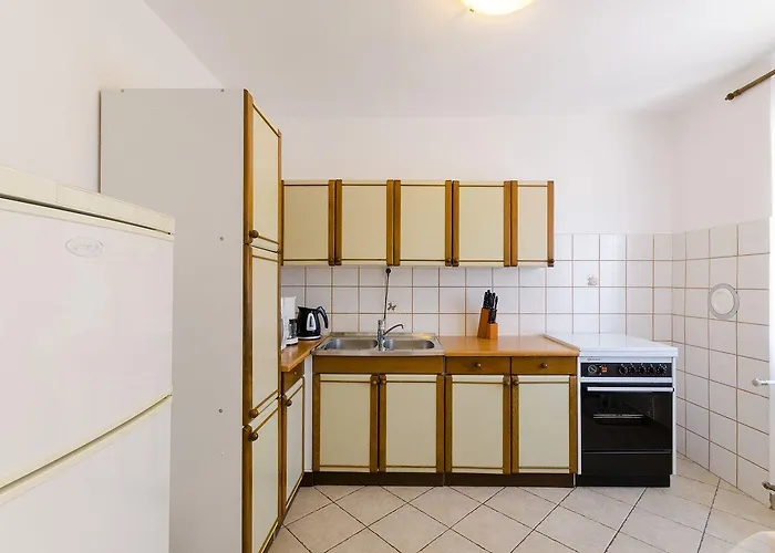 Komfortables Nur 200 Meter Zum Mit 2 Balkone, Meerblick, Grill Crikvenica