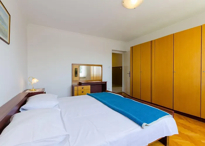 Komfortables Nur 200 Meter Zum Mit 2 Balkone, Meerblick, Grill * Crikvenica